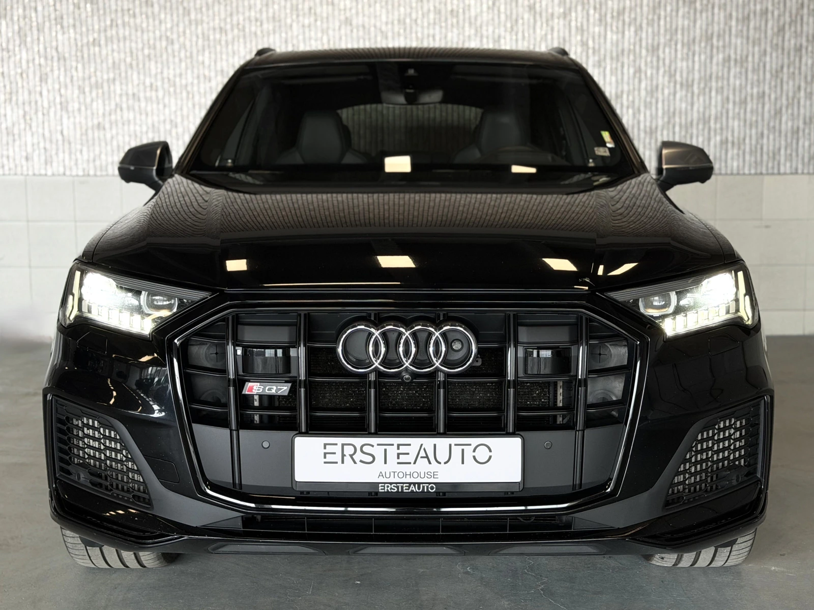 Audi SQ7 TFSI KERAMIK PANO B&O-3D HEADUP MASSAGE 7-МЕСТА , снимка 2 - Автомобили и джипове - 52130632
