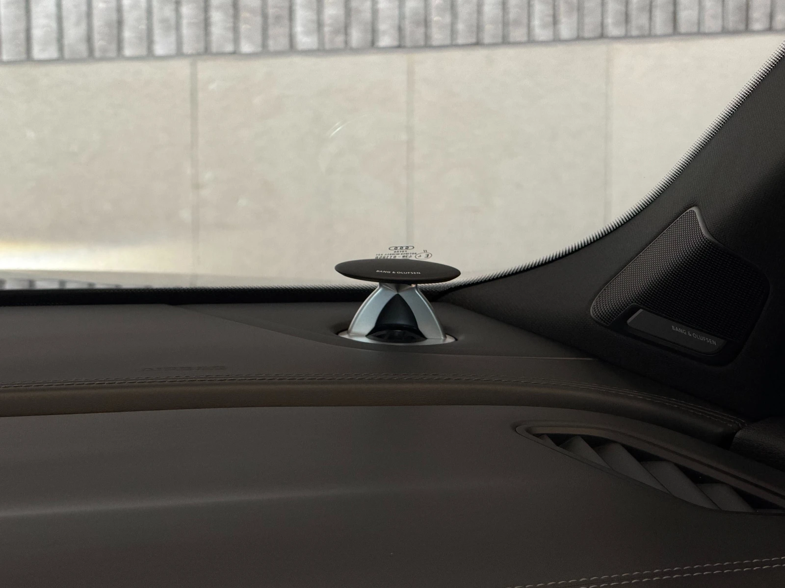 Audi SQ7 TFSI KERAMIK PANO B&O-3D HEADUP MASSAGE 7-МЕСТА , снимка 11 - Автомобили и джипове - 52130632