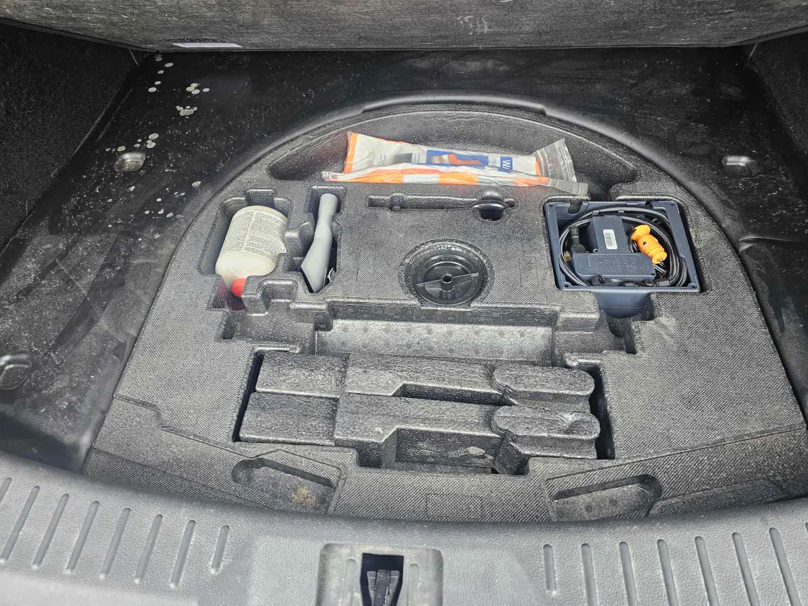 Ford Kuga 2.0TDCI 180ps 4X4 AUTO - изображение 8