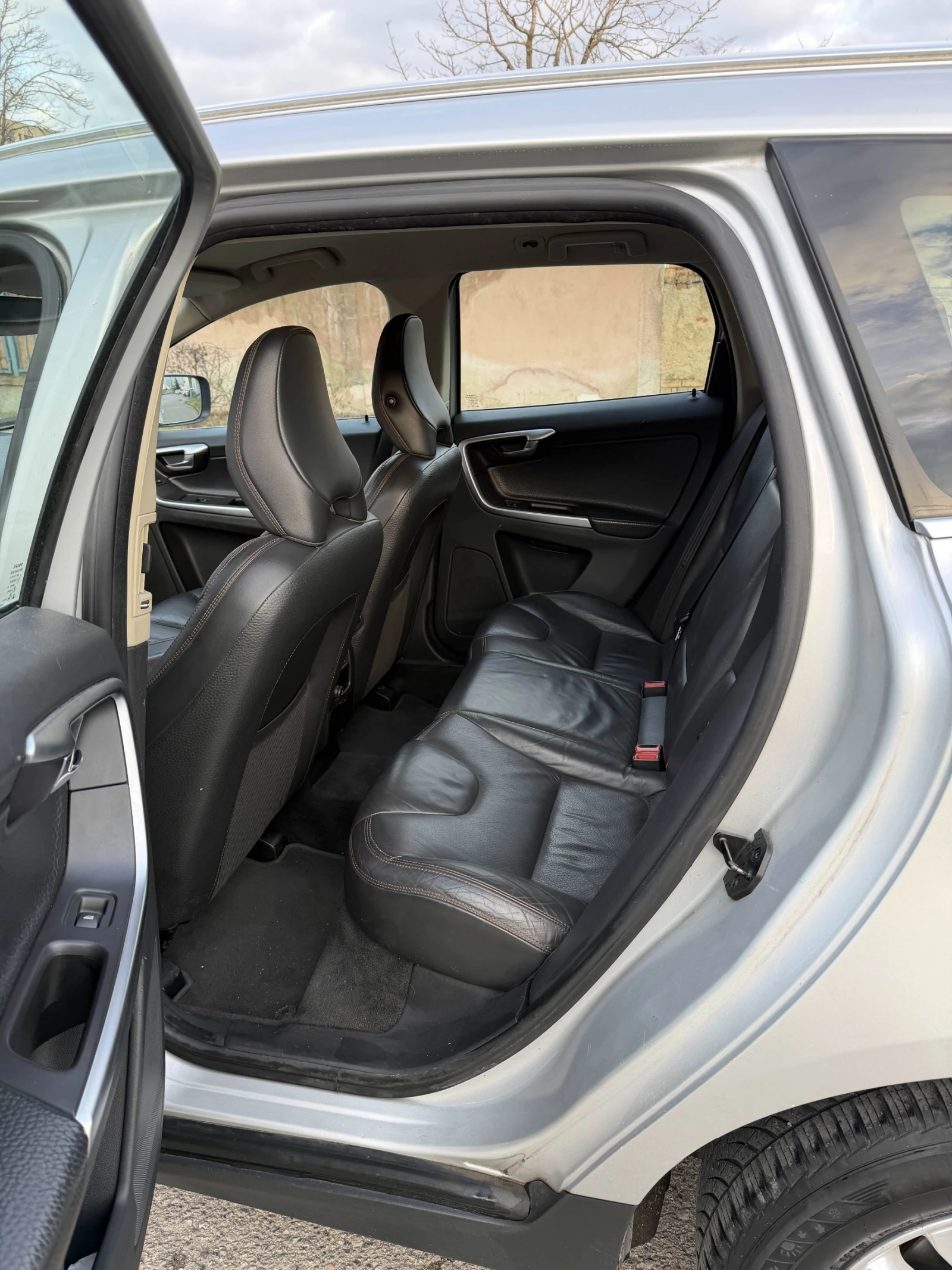 Volvo XC60 2.4 D5 | Mobile.bg � ����������� 8