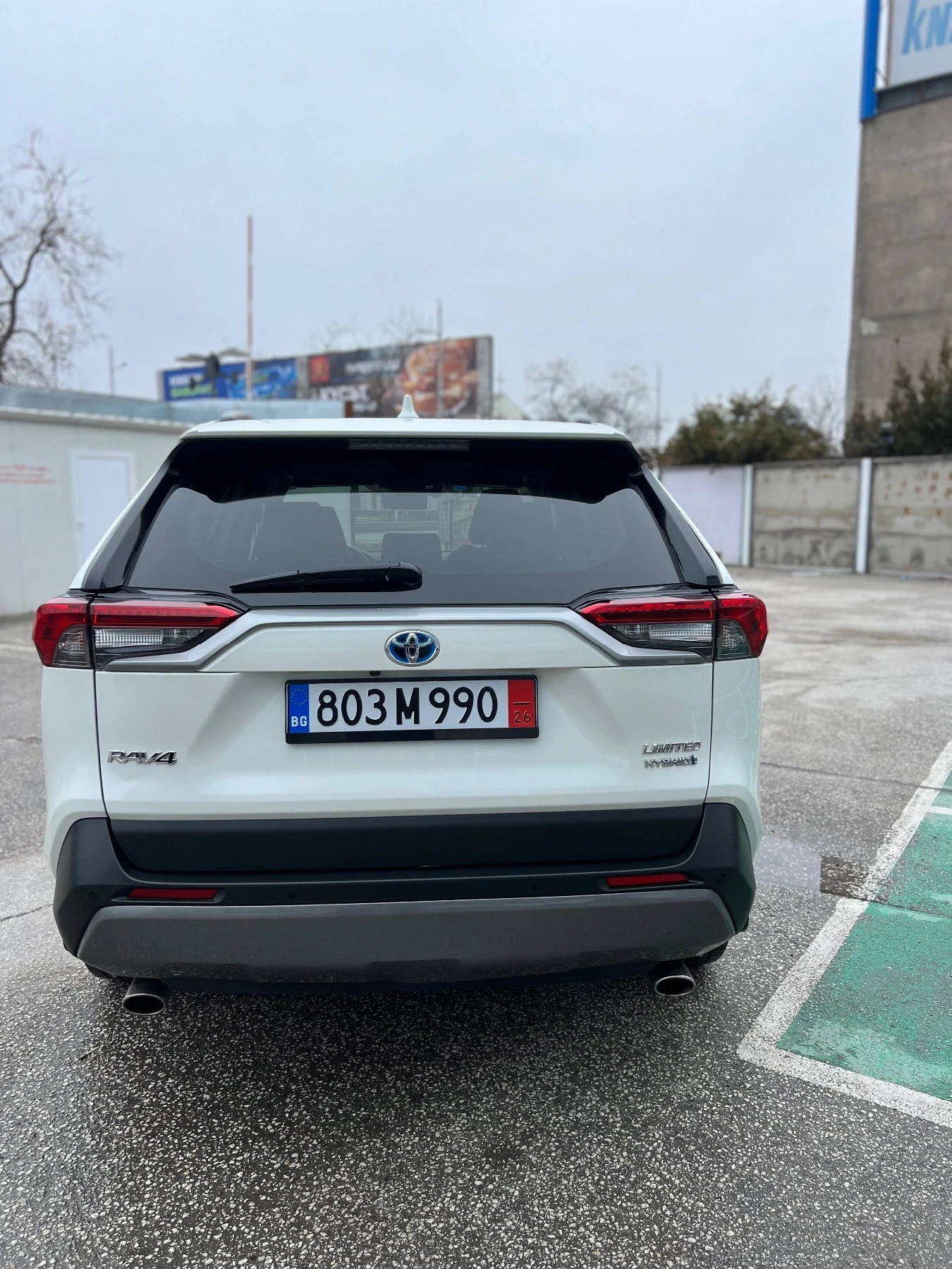 Toyota Rav4 2.5 hybrid Limited 4x4 - изображение 4