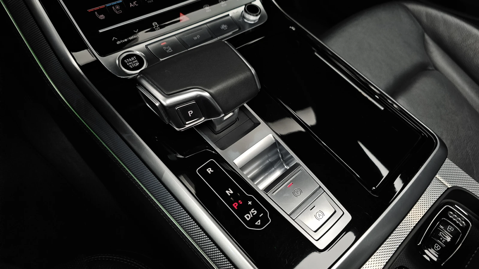 Audi Q8 MATRIX* DISTRONIK* SOFT-CLOSE* ОБДУХ* 360* КРАЙНА , снимка 12 - Автомобили и джипове - 54648914