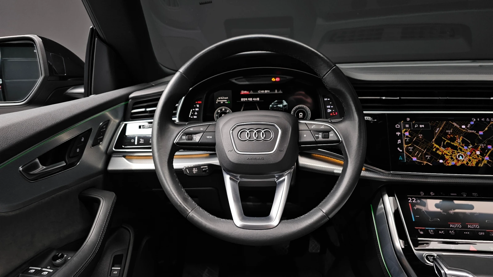 Audi Q8 MATRIX* DISTRONIK* SOFT-CLOSE* ОБДУХ* 360* КРАЙНА , снимка 5 - Автомобили и джипове - 54648914