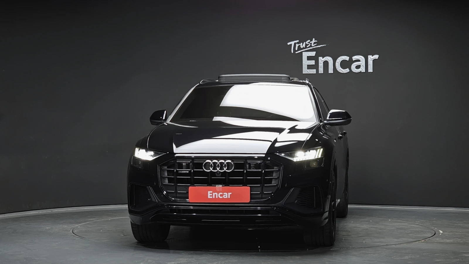 Audi Q8 MATRIX* DISTRONIK* SOFT-CLOSE* ОБДУХ* 360* КРАЙНА , снимка 2 - Автомобили и джипове - 54648914