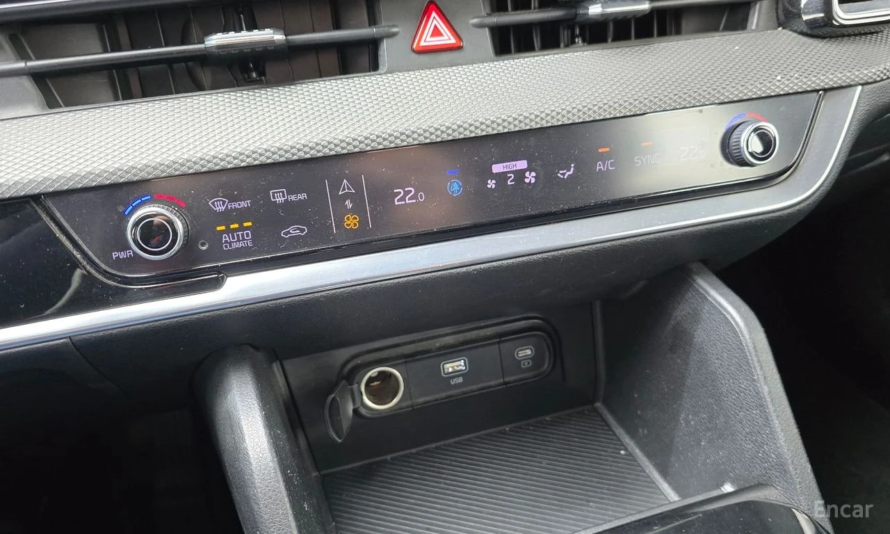 Kia Sportage 1.6T Trendy* HARMAN KARDON* DISTRONIC* ПОДГРЕВ* , снимка 12 - Автомобили и джипове - 54866936