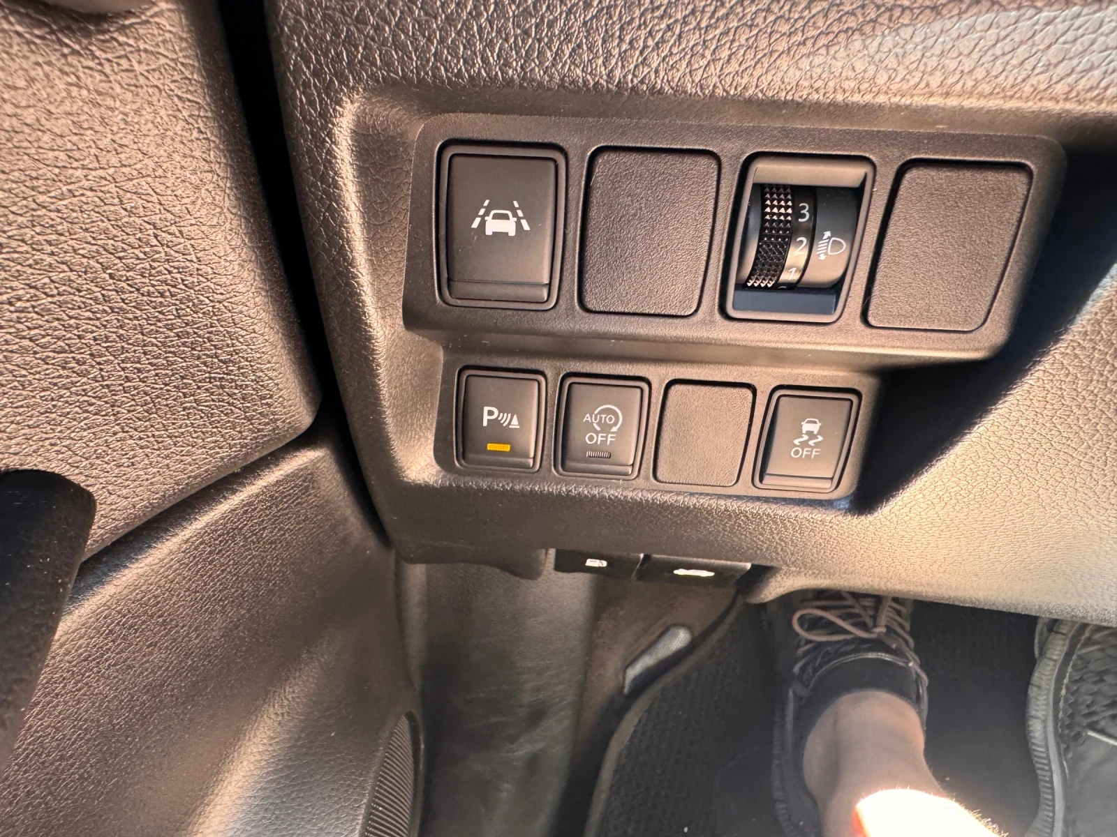 Nissan Qashqai 1.2 Turbo, Keyless, 360degree, снимка 12 - Автомобили и джипове - 55679837