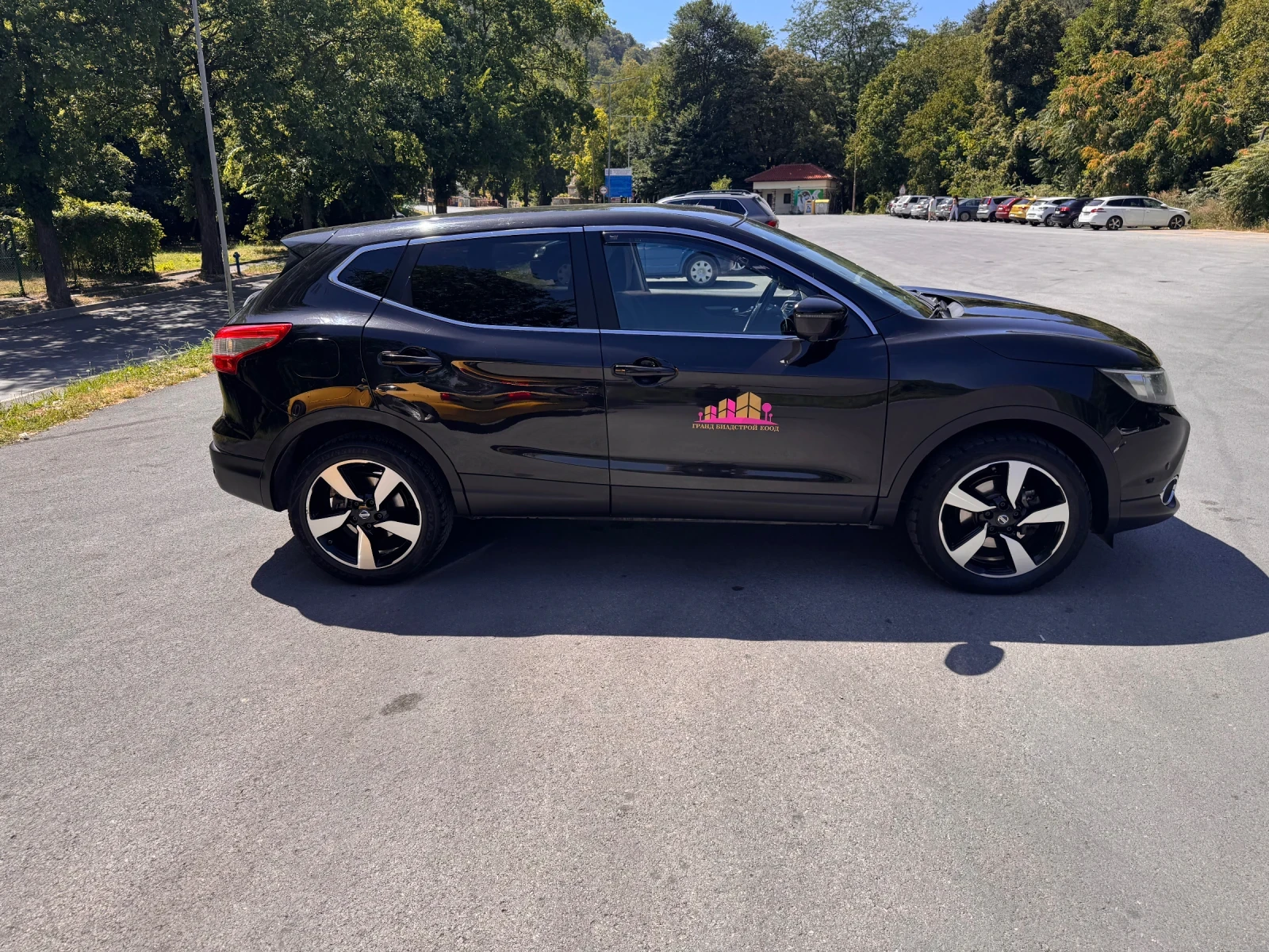Nissan Qashqai 1.2 Turbo, Keyless, 360degree, снимка 3 - Автомобили и джипове - 55679837