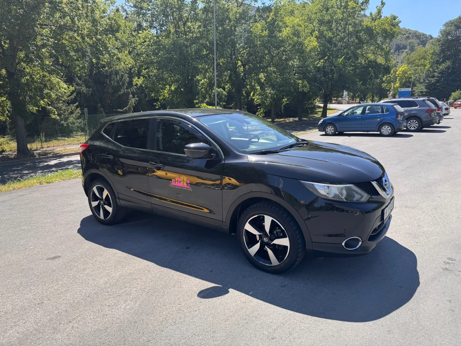 Nissan Qashqai 1.2 Turbo, Keyless, 360degree, снимка 2 - Автомобили и джипове - 55679837