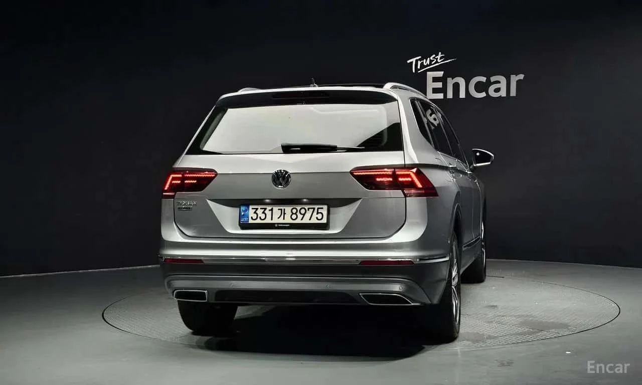 VW Tiguan * 2.0 TDI Prestige * ЦЕНА ДО БГ, снимка 4 - Автомобили и джипове - 55771459