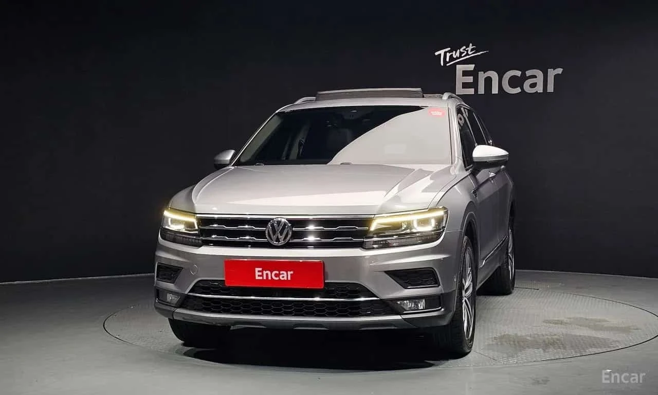 VW Tiguan * 2.0 TDI Prestige * ЦЕНА ДО БГ, снимка 3 - Автомобили и джипове - 55771459