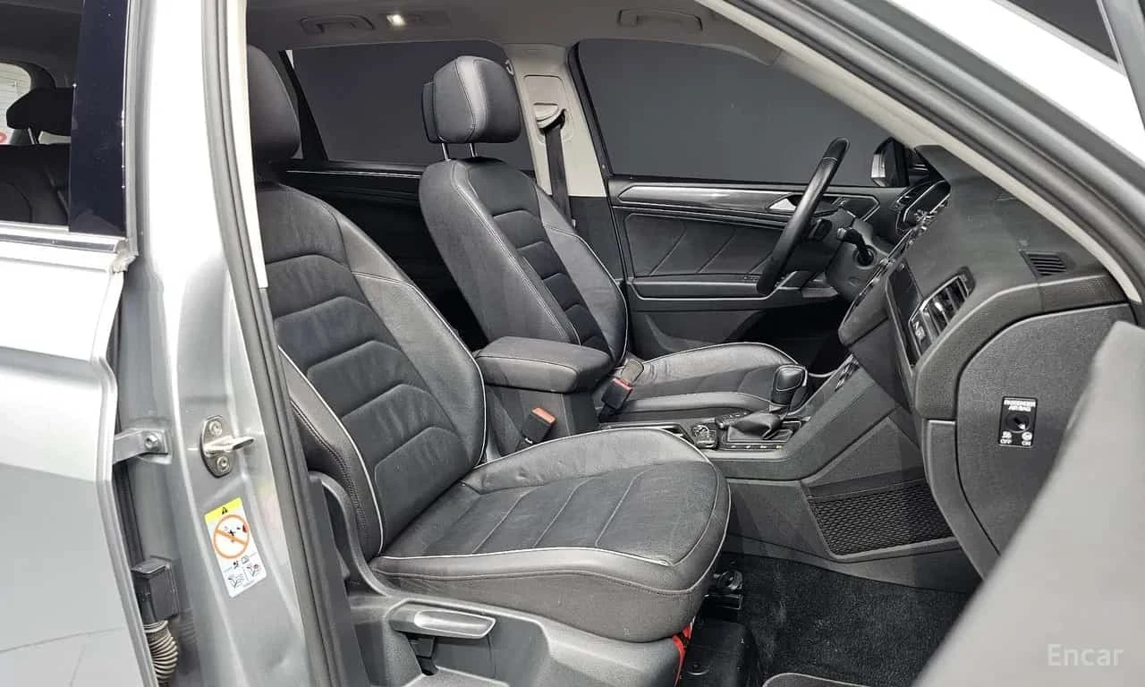 VW Tiguan * 2.0 TDI Prestige * ЦЕНА ДО БГ, снимка 11 - Автомобили и джипове - 55771459