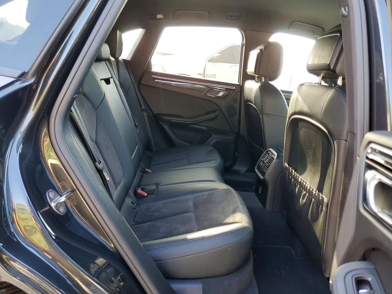 Porsche Macan BOSE| ALCANTARA| ПОДГРЕВ, снимка 11 - Автомобили и джипове - 56386004