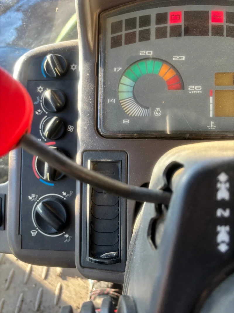 Трактор Claas Ares 826 RZ, снимка 13 - Селскостопанска техника - 52955796