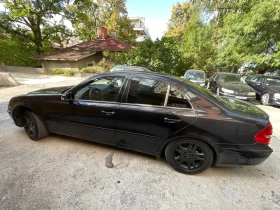 Mercedes-Benz E 220 Total black, снимка 10