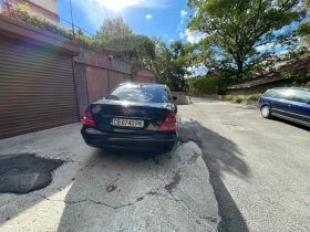 Mercedes-Benz E 220 Total black, снимка 6