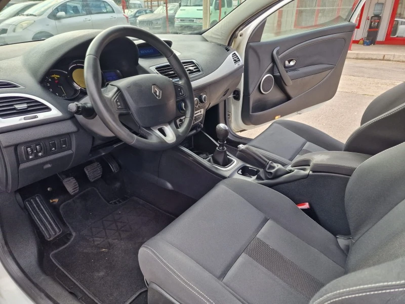 Renault Megane 1.5 DISEL, снимка 14 - Автомобили и джипове - 42036751