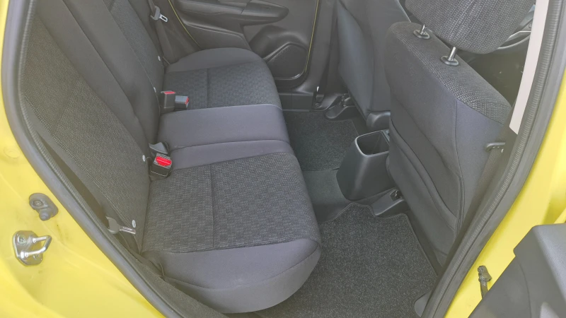 Honda Jazz 1.3 i-VTEC ОТЛИЧНА, снимка 11 - Автомобили и джипове - 46663394