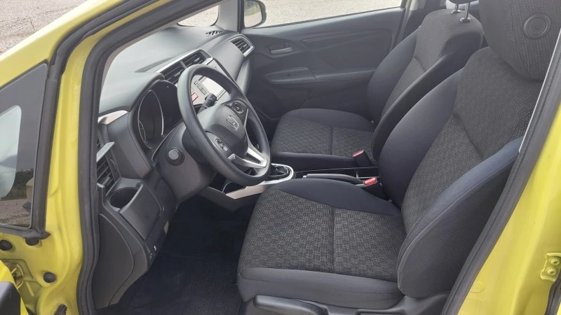 Honda Jazz 1.3 i-VTEC ОТЛИЧНА, снимка 8 - Автомобили и джипове - 46663394