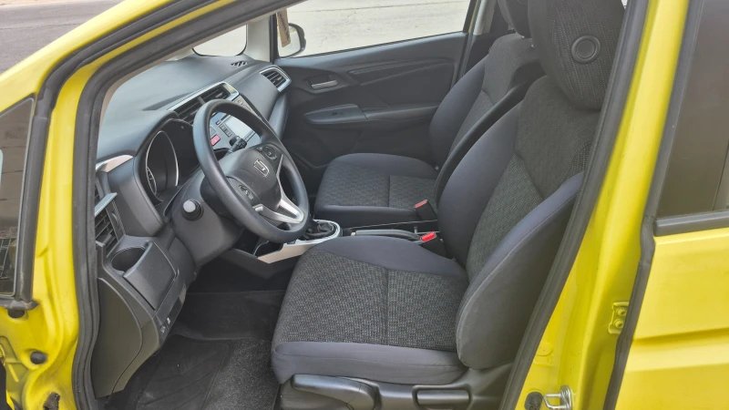 Honda Jazz 1.3 i-VTEC ОТЛИЧНА, снимка 9 - Автомобили и джипове - 46663394