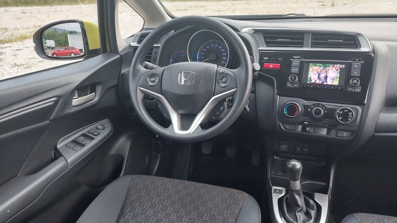 Honda Jazz 1.3 i-VTEC ОТЛИЧНА, снимка 14 - Автомобили и джипове - 46663394