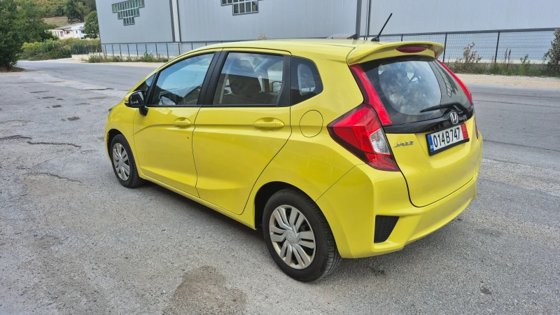 Honda Jazz 1.3 i-VTEC ОТЛИЧНА, снимка 8 - Автомобили и джипове - 46663394