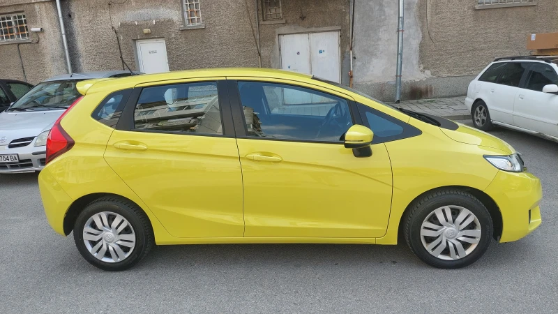 Honda Jazz 1.3 i-VTEC ОТЛИЧНА, снимка 4 - Автомобили и джипове - 46663394