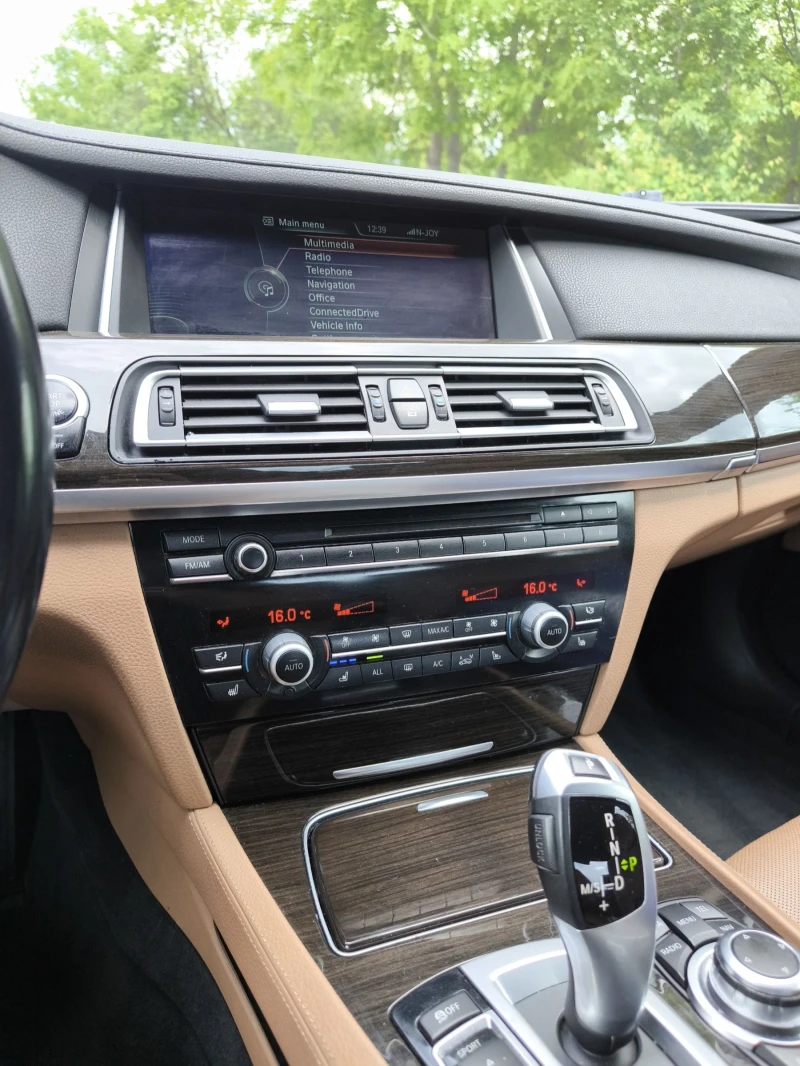 BMW 740 M paket , soft close, обдухване , 126000км, снимка 15 - Автомобили и джипове - 52427265