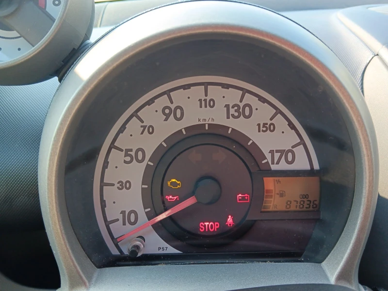 Toyota Aygo 1.0 I, снимка 13 - Автомобили и джипове - 52686826