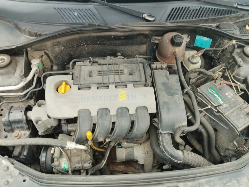 Renault Clio 1, 2 16 V, снимка 9 - Автомобили и джипове - 52114759