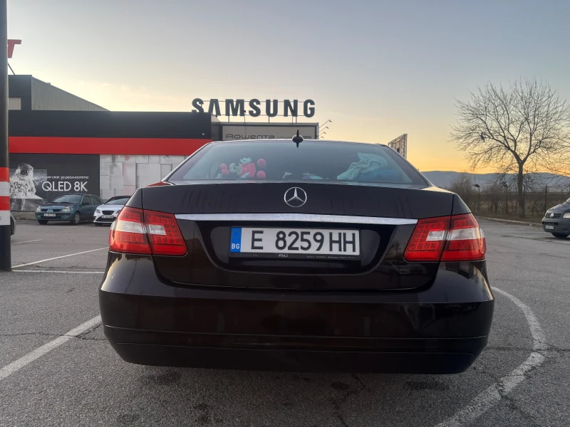 Mercedes-Benz E 250, снимка 5 - Автомобили и джипове - 51680979