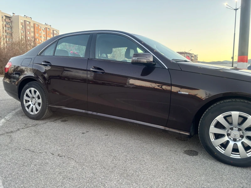 Mercedes-Benz E 250, снимка 3 - Автомобили и джипове - 51680979