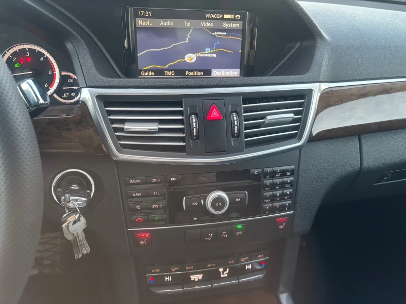 Mercedes-Benz E 250, снимка 9 - Автомобили и джипове - 51680979