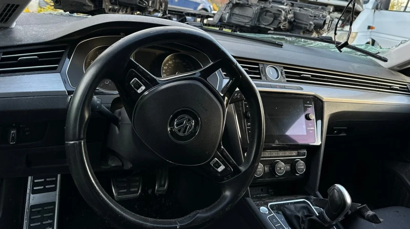 VW Arteon 2.0 TSI, снимка 8 - Автомобили и джипове - 52564286