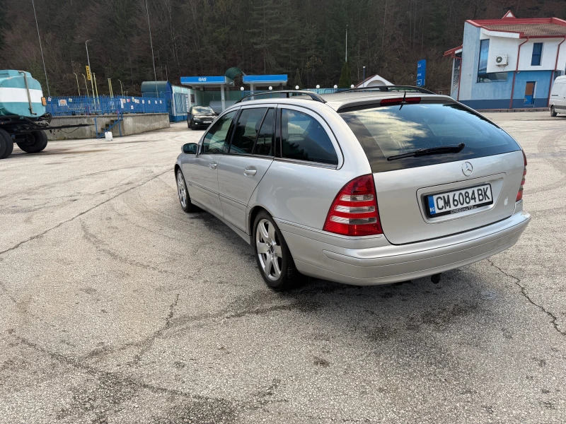 Mercedes-Benz C 320, снимка 4 - Автомобили и джипове - 52619500