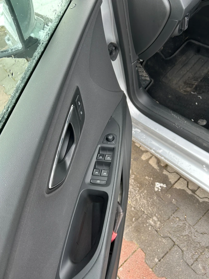 Seat Leon, снимка 11 - Автомобили и джипове - 53125196