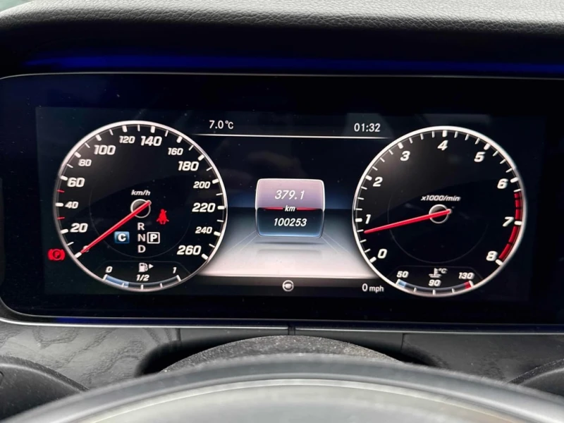 Mercedes-Benz E 400 * CARFAX * ХЕДЪП* ОБДУХВАНЕ* , снимка 8 - Автомобили и джипове - 53239022