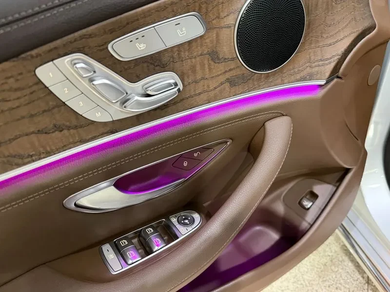 Mercedes-Benz E 220 4Matic Avantgarde - САМО 30% АВАНС, снимка 16 - Автомобили и джипове - 55926910