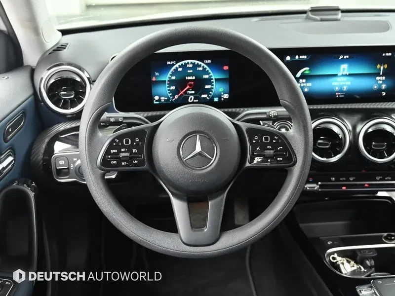 Mercedes-Benz A 220 Hatchback, снимка 13 - Автомобили и джипове - 56020754