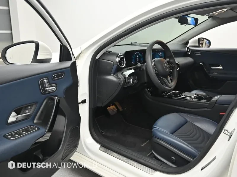 Mercedes-Benz A 220 Hatchback, снимка 11 - Автомобили и джипове - 56020754