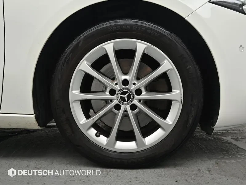 Mercedes-Benz A 220 Hatchback, снимка 5 - Автомобили и джипове - 56020754