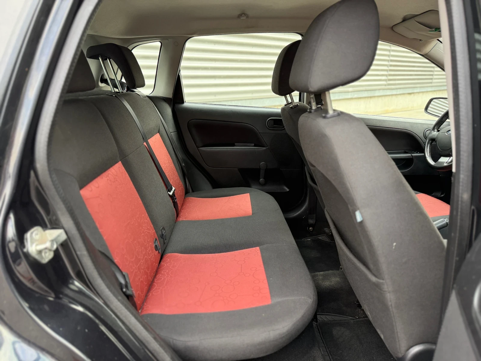 Ford Fiesta Регистриран/Обслужен - изображение 9