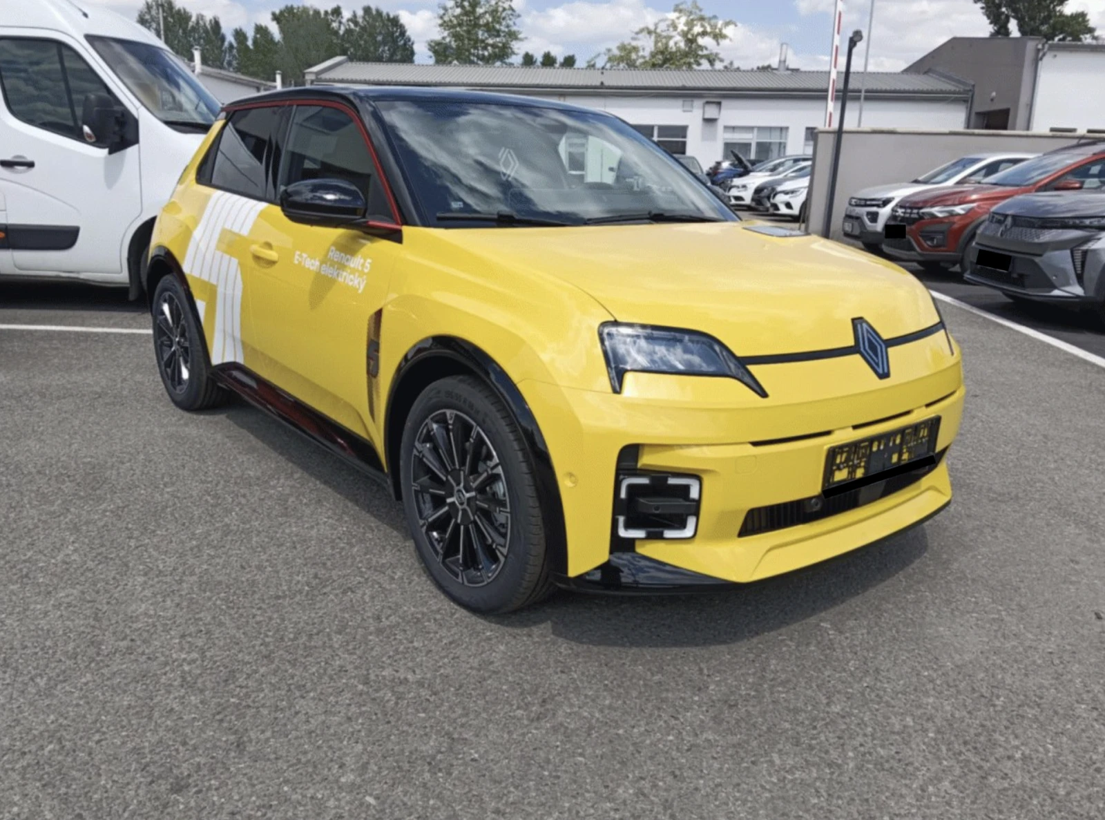 Renault 5 R E-Tech 52 kWh Iconic - изображение 2