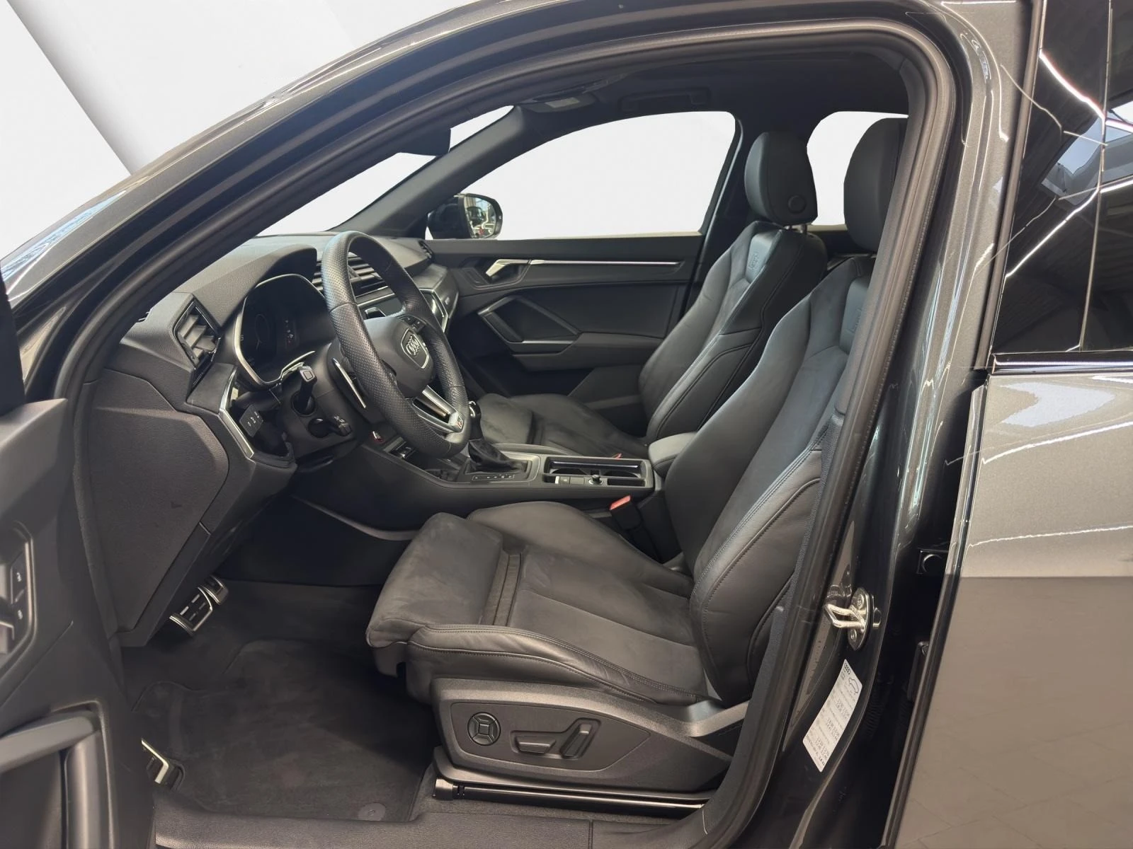 Audi RSQ3 2.5 TFSI/SPORTBACK/QUATTRO/SONOS/PANO/MATRIX/ - изображение 8