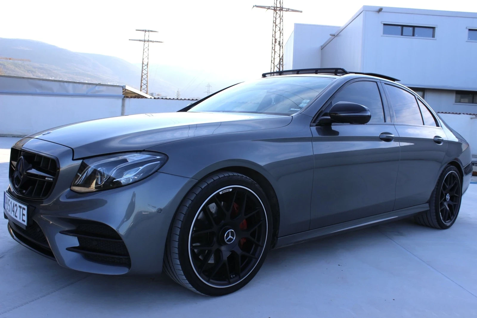 Mercedes-Benz E 220 PANO/BURMASTER/360/SHADOWLINE/MULTIBEAM, снимка 4 - Автомобили и джипове - 53800915