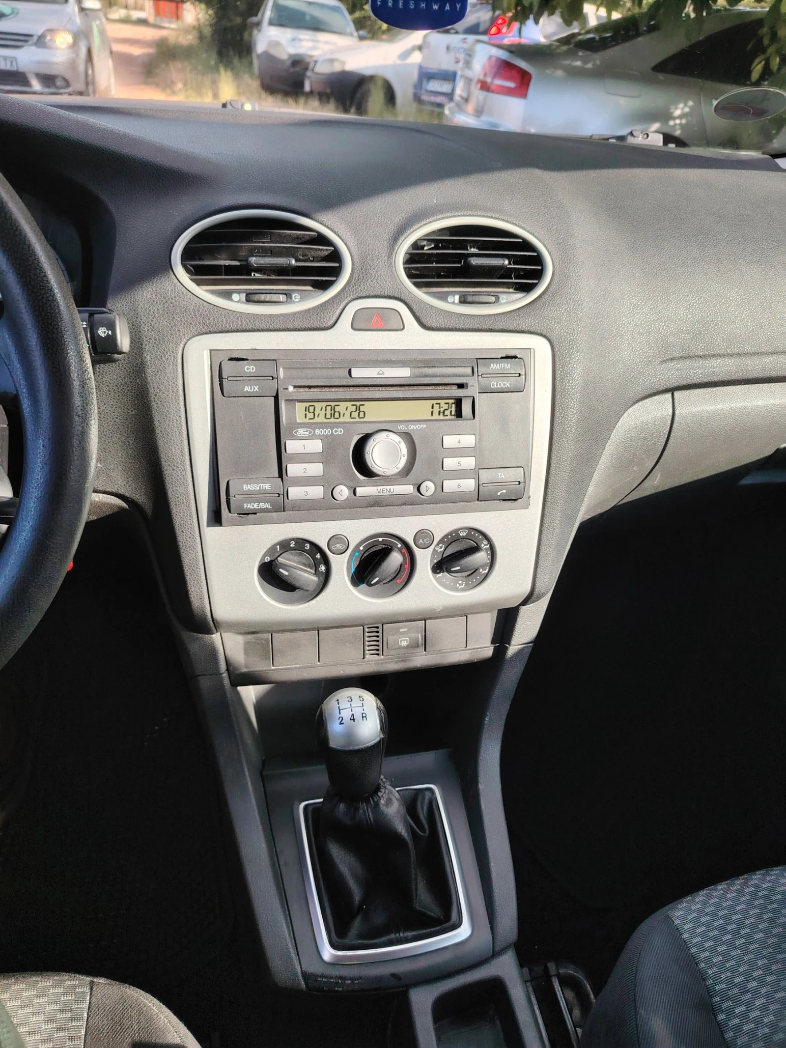 Ford Focus 1.8D, снимка 9 - Автомобили и джипове - 54805099