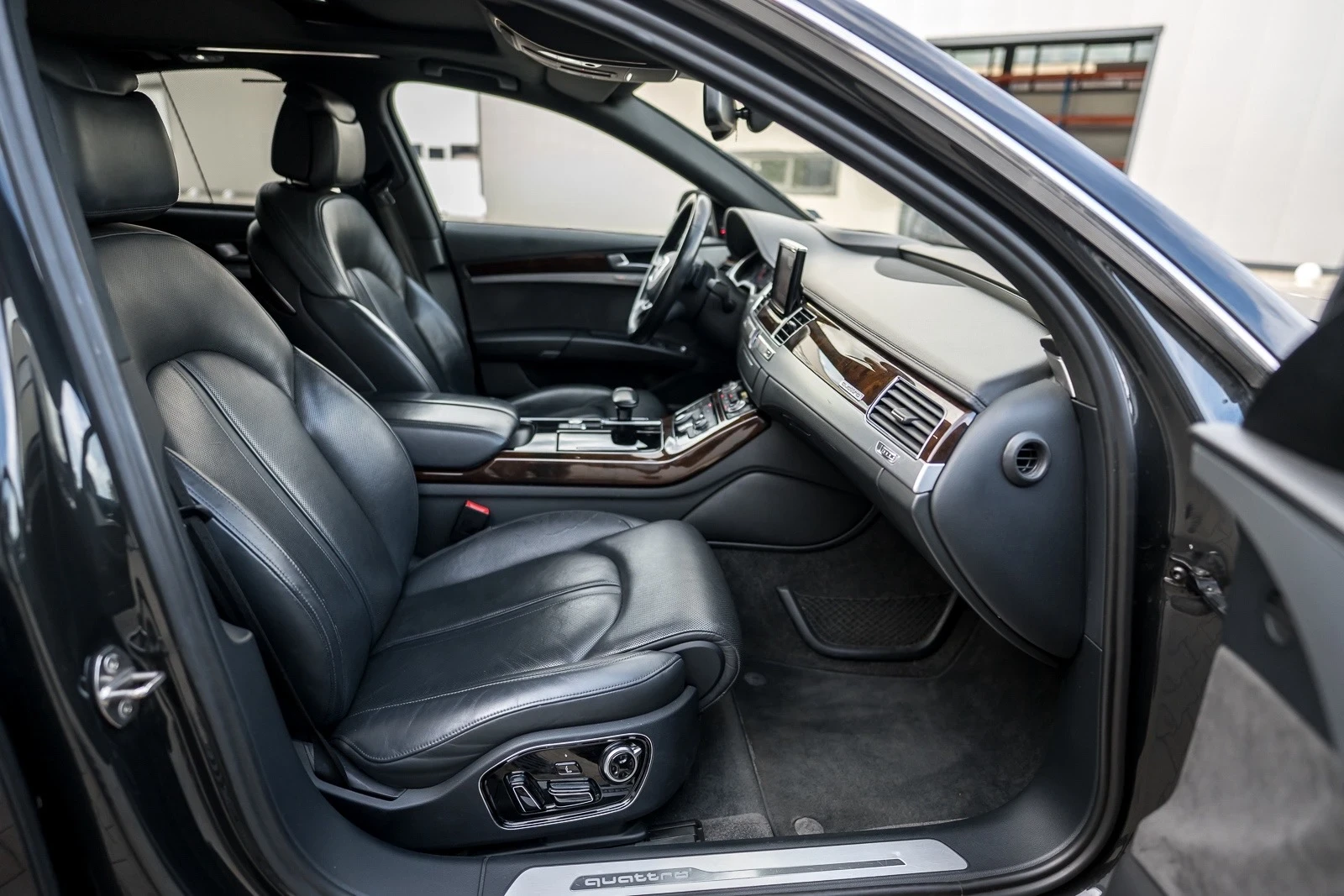 Audi A8 3.0TDI 262к.с , снимка 12 - Автомобили и джипове - 54513324