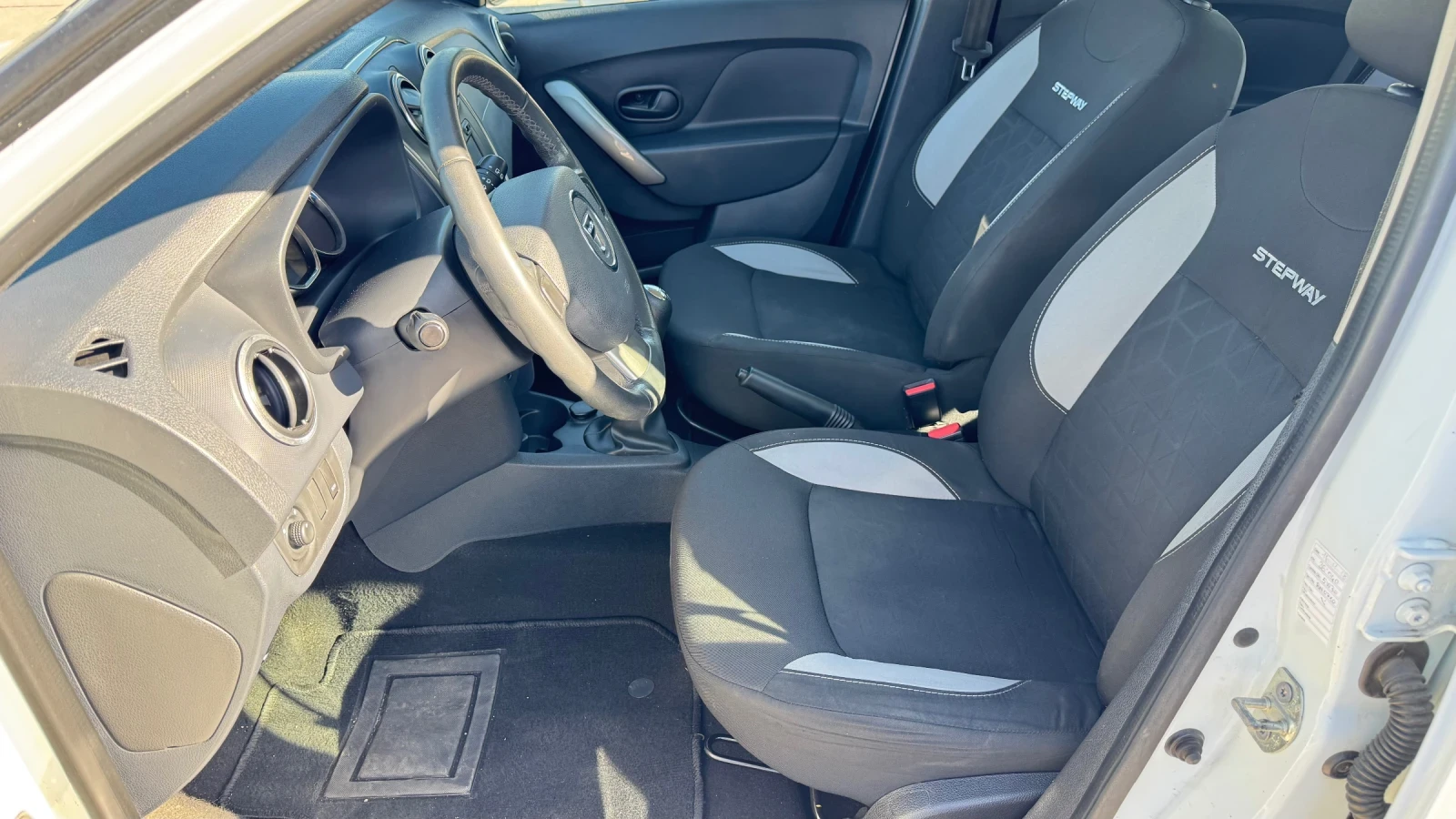 Dacia Sandero Stepwey, снимка 9 - Автомобили и джипове - 54337250