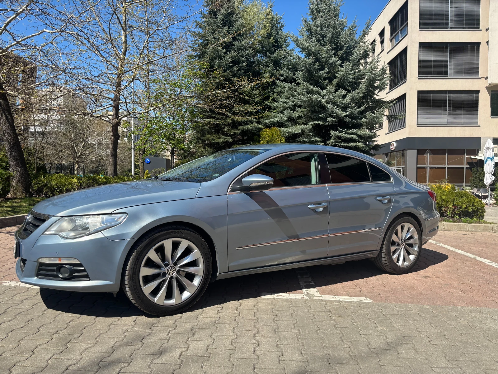 VW CC 2.0 TDI, снимка 4 - Автомобили и джипове - 54370071