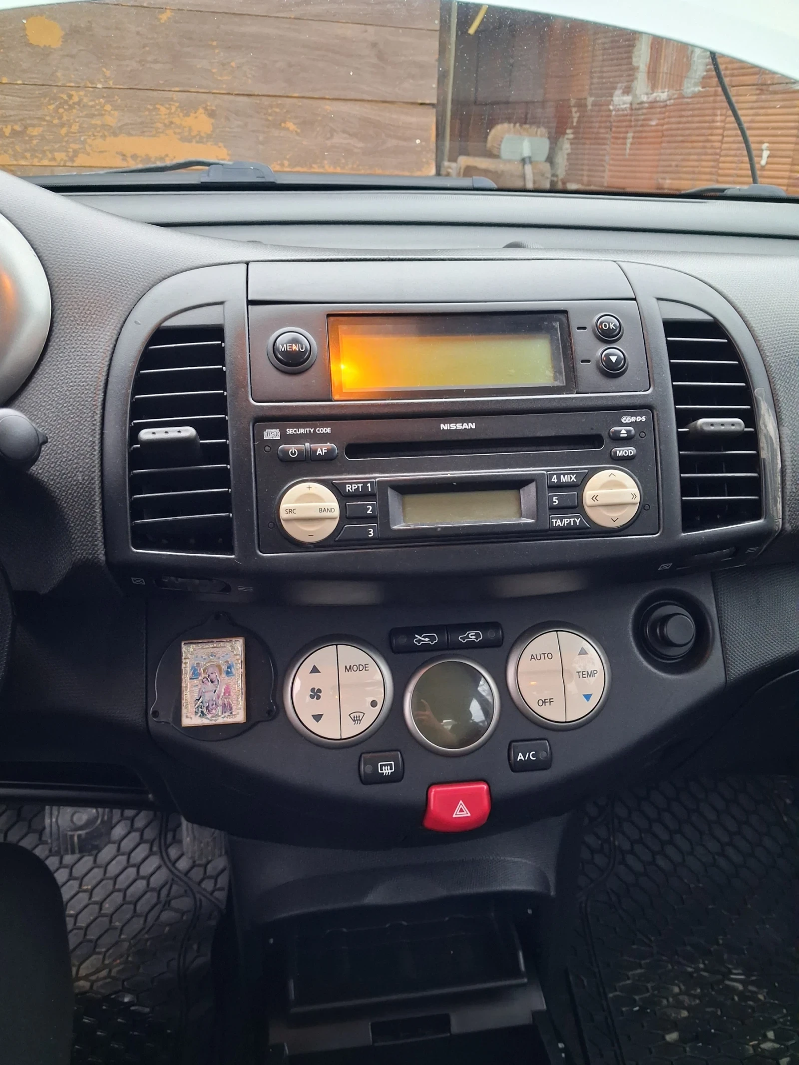 Nissan Micra 1.5dci, снимка 5 - Автомобили и джипове - 54382797