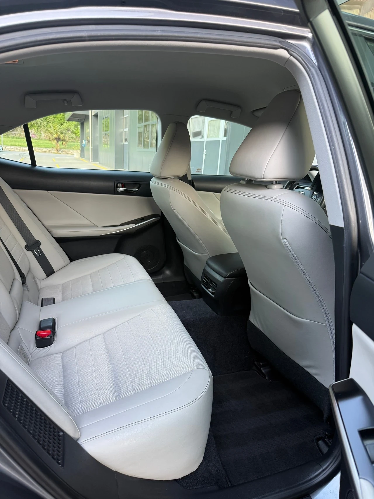 Lexus IS 300 2.5 Hybrid Swiss , снимка 9 - Автомобили и джипове - 54544234